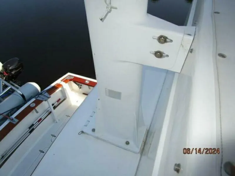 Slide: The Image of 42' Sabre mast hinge - 7384983