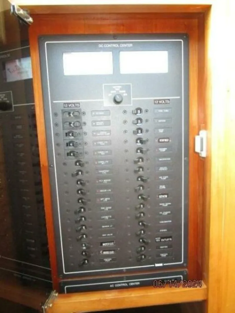 Slide: The Image of 42' Sabre electrical panel2 - 7385028
