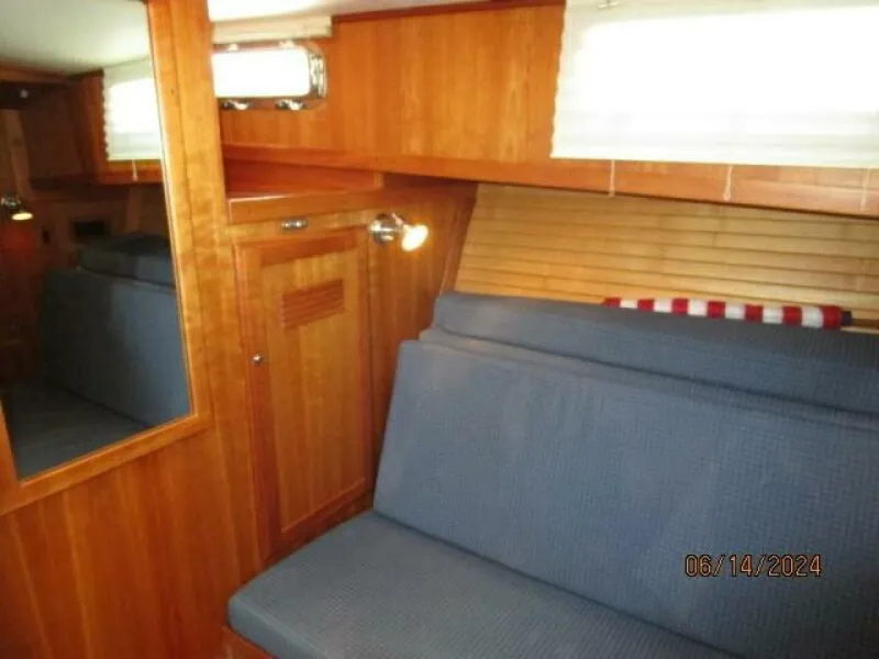 Slide: The Image of 42' Sabre guest stateroom forward1 - 7385015