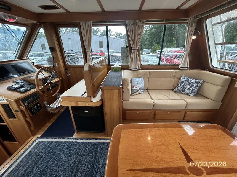 Slide: The Image of 42' Sabre salon starboard - 7216023