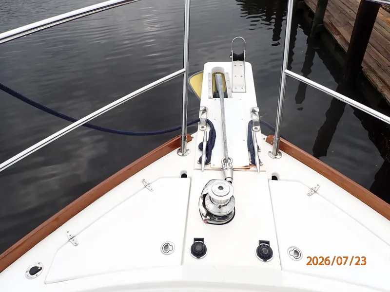 Slide: The Image of 42' Sabre anchor windlass2 - 7215963