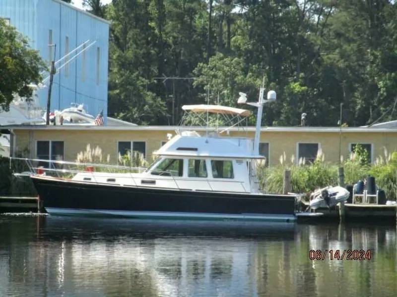 The Image of 42' Sabre port profile - 7216196