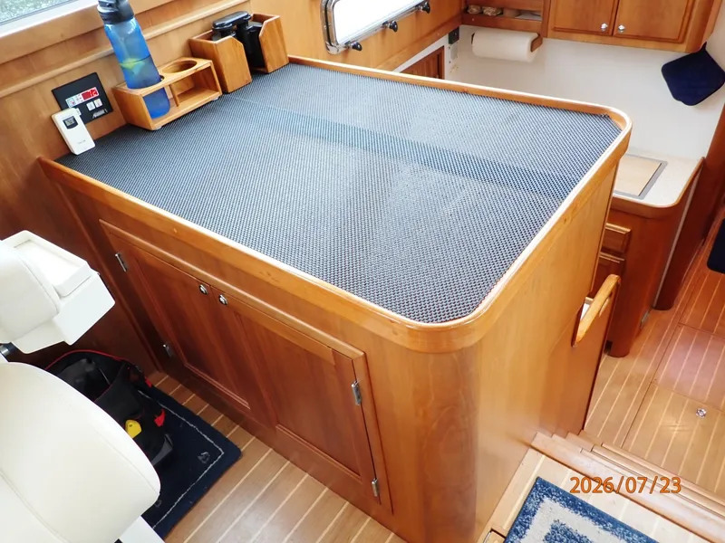 Slide: The Image of 42' Sabre salon port forward - 7216019