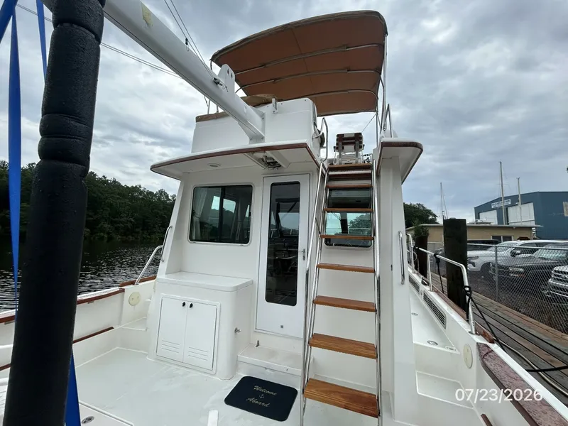Slide: The Image of 42' Sabre cockpit forward - 7215966