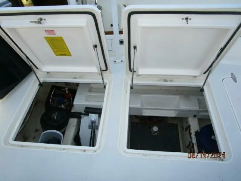 Slide: The Image of 42' Sabre lazarette access - 7384992