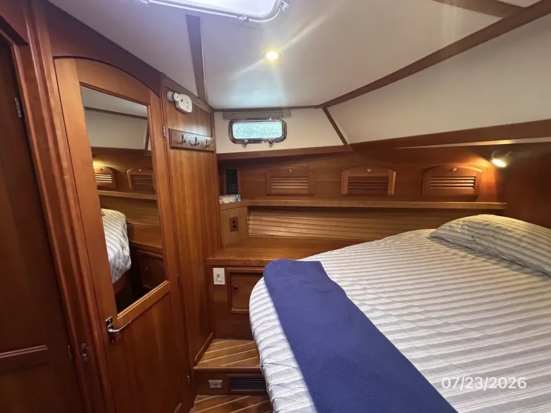 Slide: The Image of 42' Sabre master stateroom port - 7216009