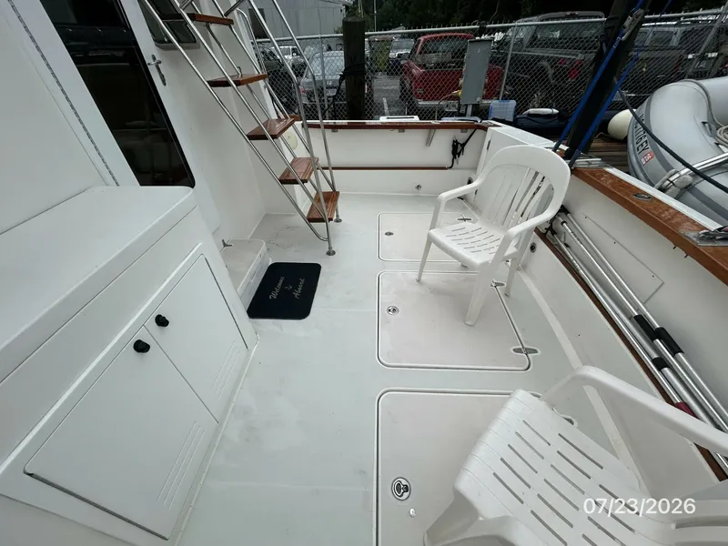 Slide: The Image of 42' Sabre cockpit starboard - 7215970