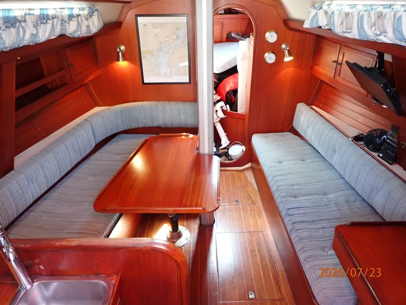 Slide: The Image of 35' Scanmar salon forward - 7216304