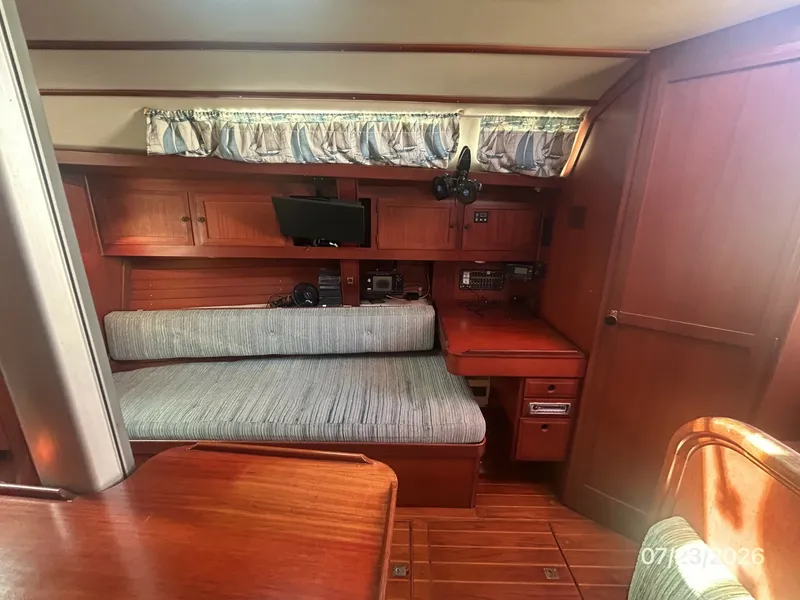Slide: The Image of 35' Scanmar salon starboard - 7216307