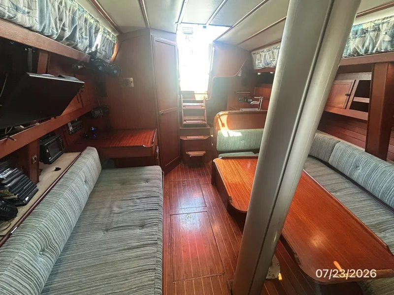 Slide: The Image of 35' Scanmar salon aft - 7216303