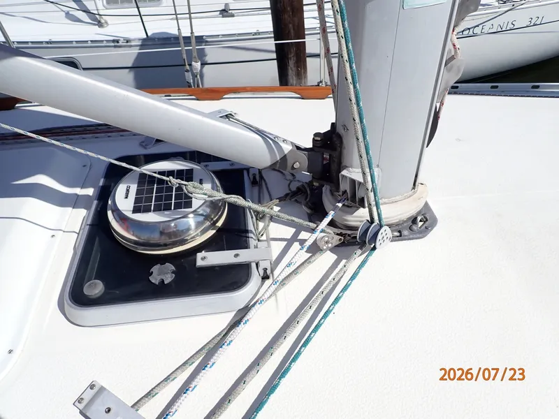 Slide: The Image of 35' Scanmar mast base2 - 7216296