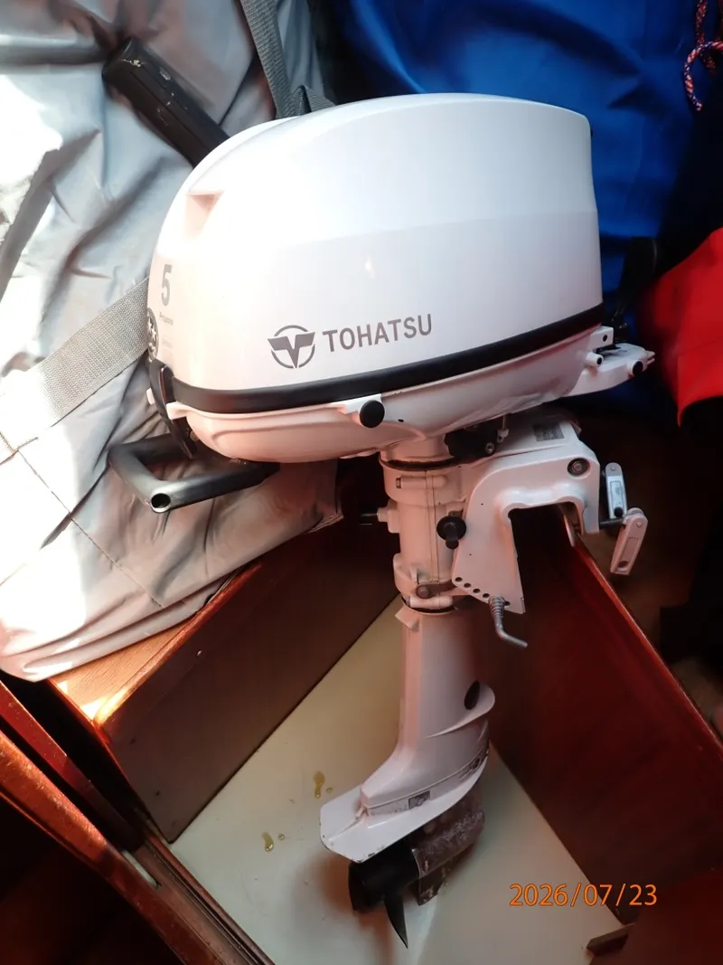 Slide: The Image of 35' Scanmar tender outboard - 7216313