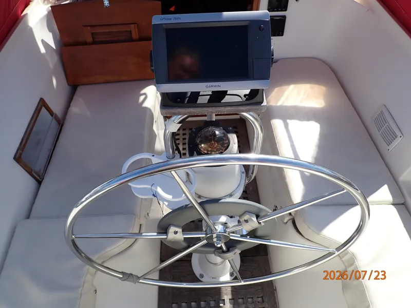 Slide: The Image of 35' Scanmar cockpit helm - 7216283