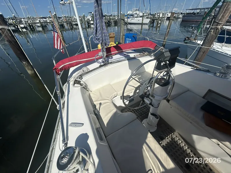 Slide: The Image of 35' Scanmar cockpit1 - 7216284