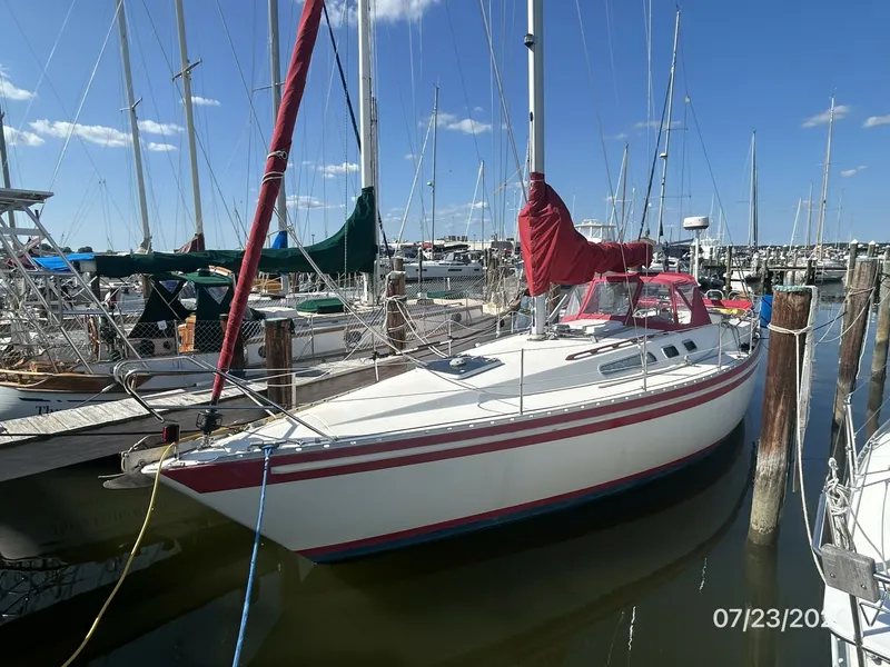 The Image of 35' Scanmar port forward profile - 7216299