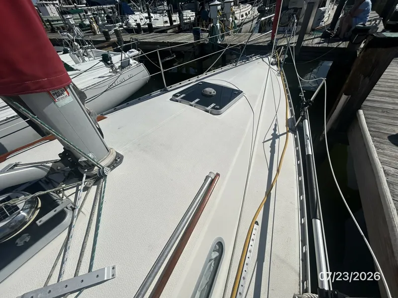 Slide: The Image of 35' Scanmar foredeck1 - 7216287