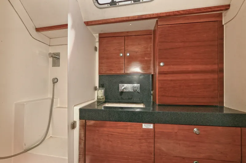Slide: The Image of 2008 Hanse 470e Head Guest - 7220427