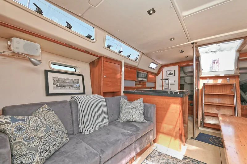 Slide: The Image of 2008 Hanse 470e Salon - 7220437