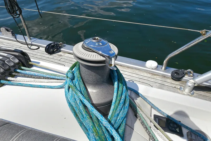 Slide: The Image of 2008 Hanse 470e Winch - 7220445