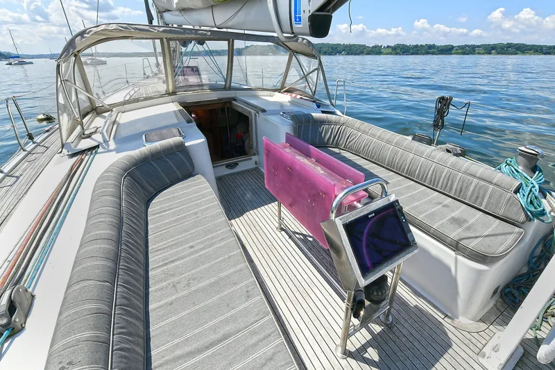 Slide: The Image of 2008 Hanse 470e Cockpit Full - 7220414