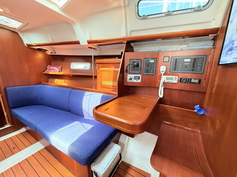 Slide: The Image of Beneteau 373 2004 - 7219580