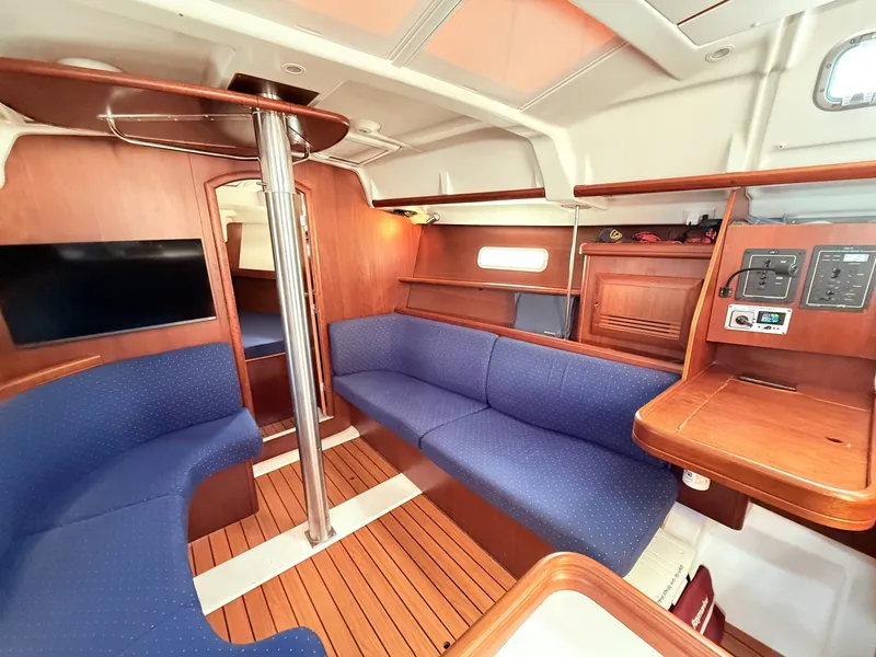 Slide: The Image of Beneteau 373 2004 - 7507124