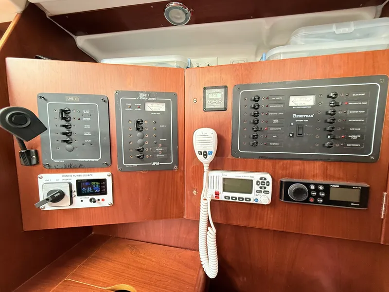 Slide: The Image of Beneteau 373 2004 - 7219581