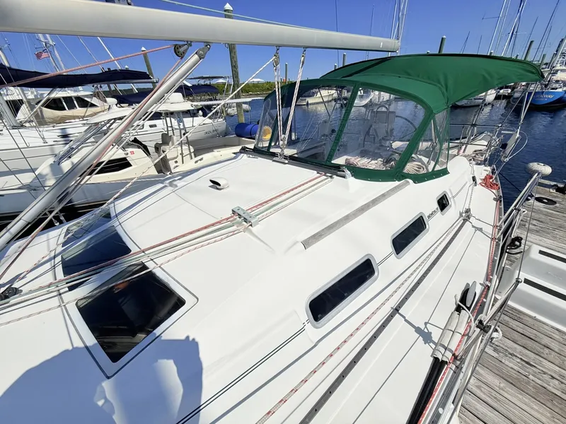 Slide: The Image of Beneteau 373 2004 - 7219564