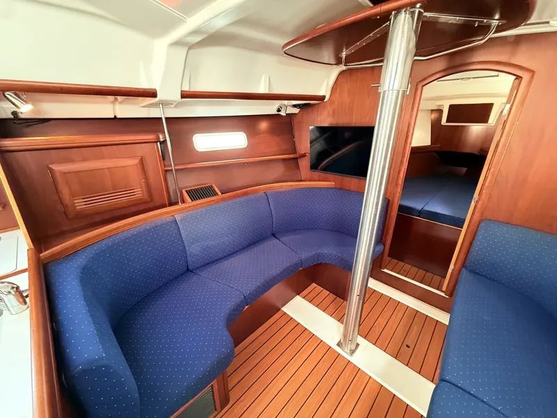 Slide: The Image of Beneteau 373 2004 - 7507123