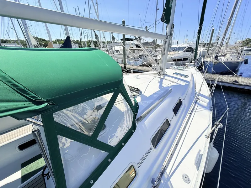 Slide: The Image of Beneteau 373 2004 - 7219565