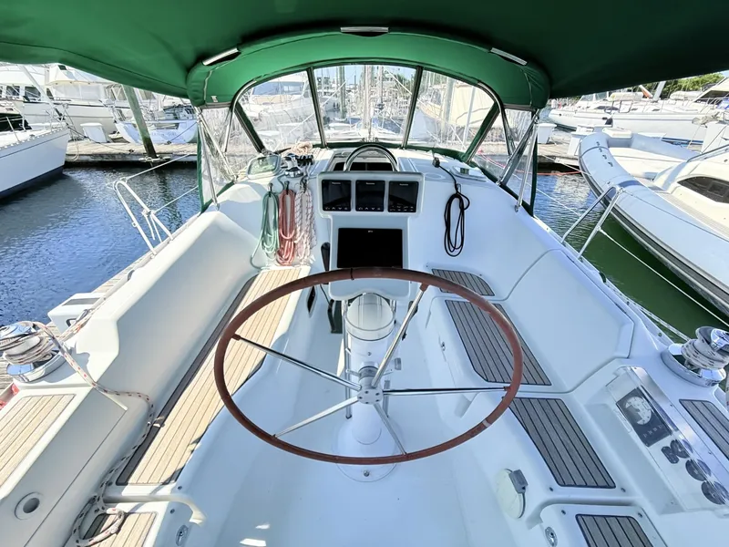 Slide: The Image of Beneteau 373 2004 - 7219571