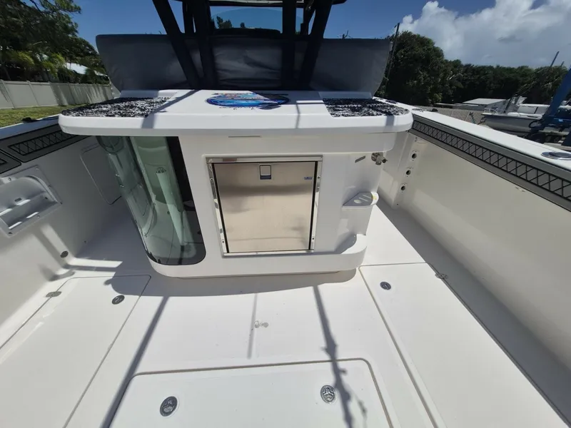 Slide: The Image of Wellcraft 35 JOKER'S JEWEL - Exterior Cockpit 2019 Wellcraft 352 JOKER'S JEWEL - 7219927