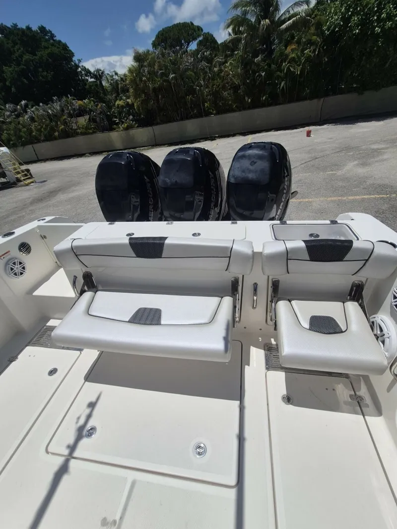 Slide: The Image of Wellcraft 35 JOKER'S JEWEL - Exterior Cockpit Seating 2019 Wellcraft 352 JOKER'S JEWEL - 7219924