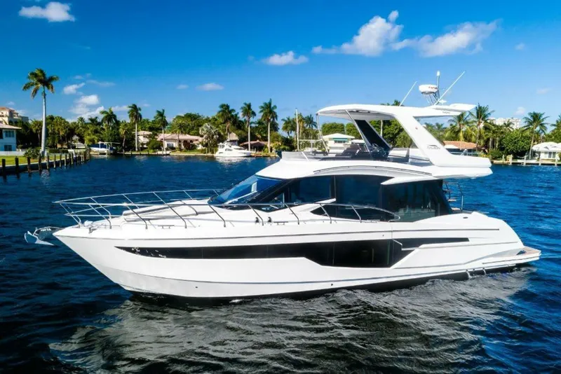 Slide: The Image of Galeon 500 FLY 2024 - 7220126