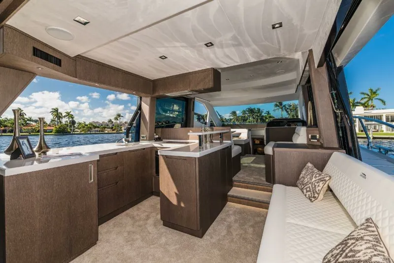 Slide: The Image of Galeon 500 FLY 2024 - 7220148
