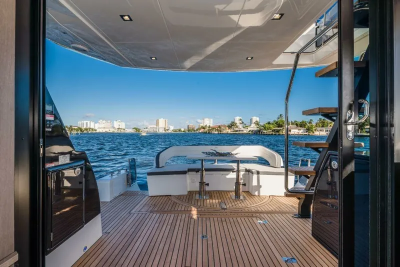 Slide: The Image of Galeon 500 FLY 2024 - 7220139