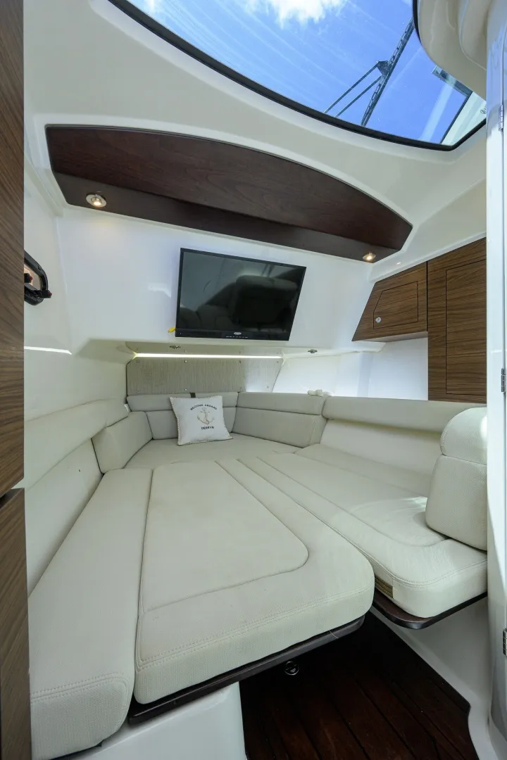 Slide: The Image of Boston Whaler 350 Realm 2020 - 7405532