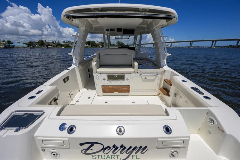 Slide: The Image of Boston Whaler 350 Realm 2020 - 7405539