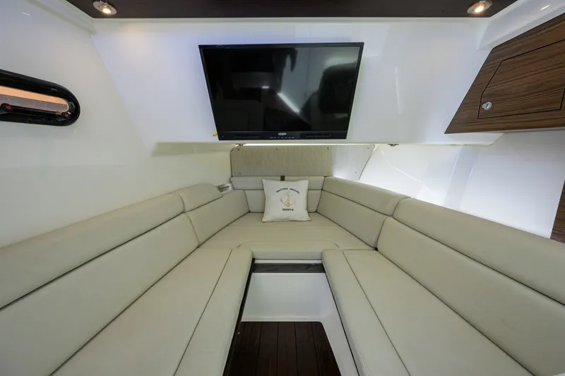 Slide: The Image of Boston Whaler 350 Realm 2020 - 7405525