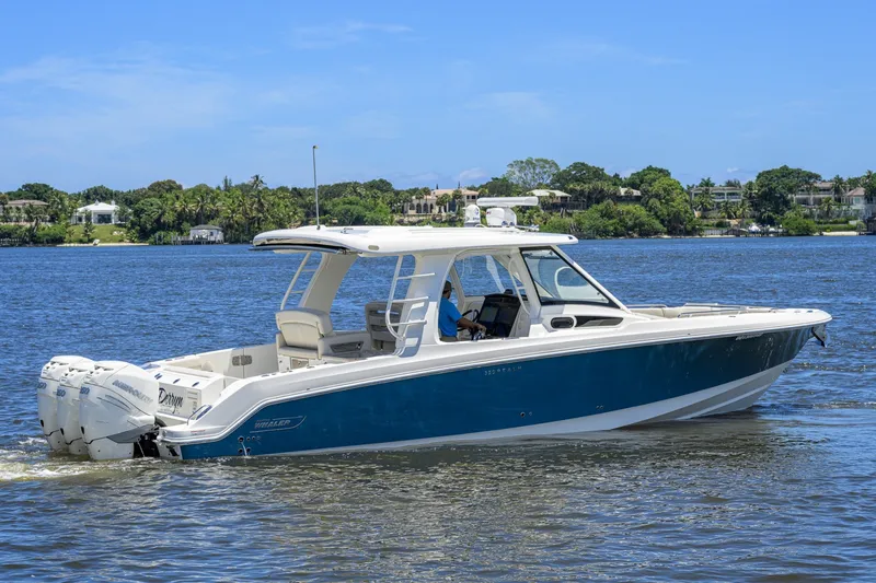 Slide: The Image of Boston Whaler 350 Realm 2020 - 7405595
