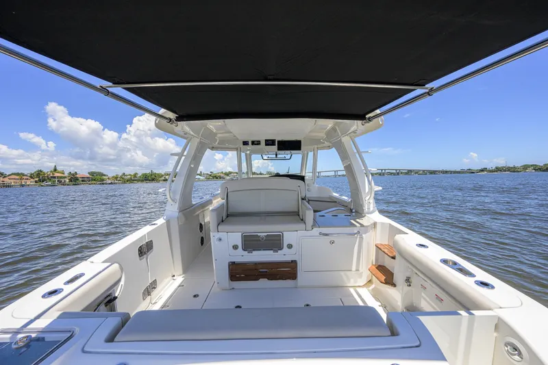 Slide: The Image of Boston Whaler 350 Realm 2020 - 7405557