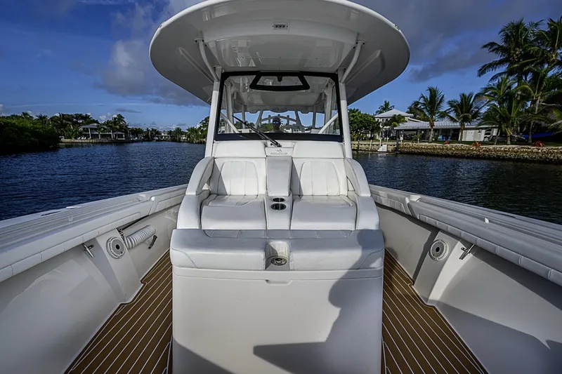Slide: The Image of Jupiter 41 BIG HIT - Forward Helm Seating 2020 Jupiter 41
BIG HIT - 7308451