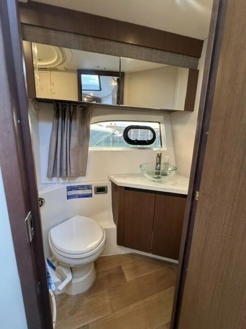 Slide: The Image of Sea Ray 400 Sundancer 2017 - 7220772