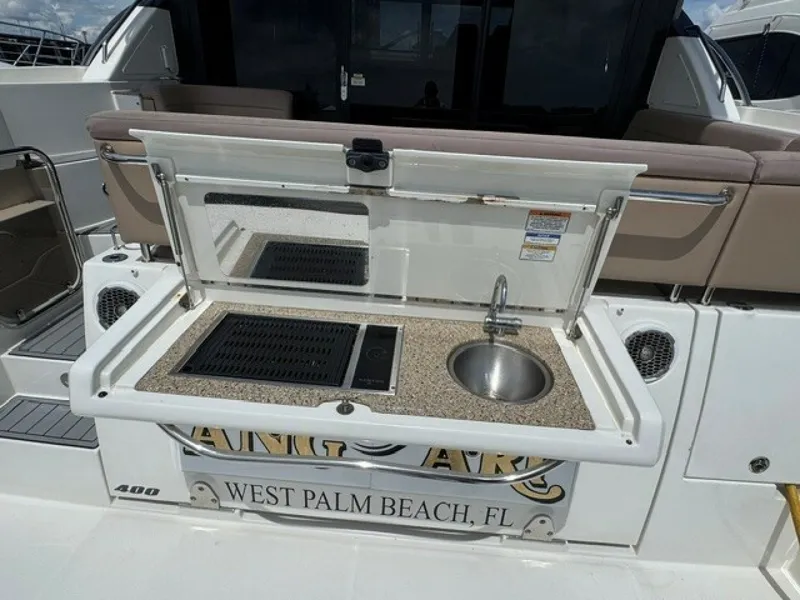 Slide: The Image of Sea Ray 400 Sundancer 2017 - 7220757