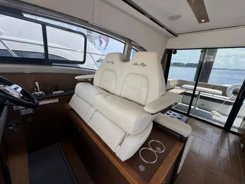 Slide: The Image of Sea Ray 400 Sundancer 2017 - 7220764