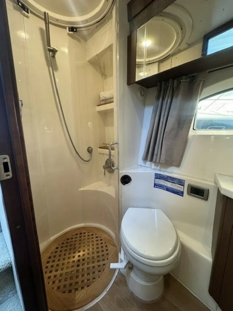Slide: The Image of Sea Ray 400 Sundancer 2017 - 7220773