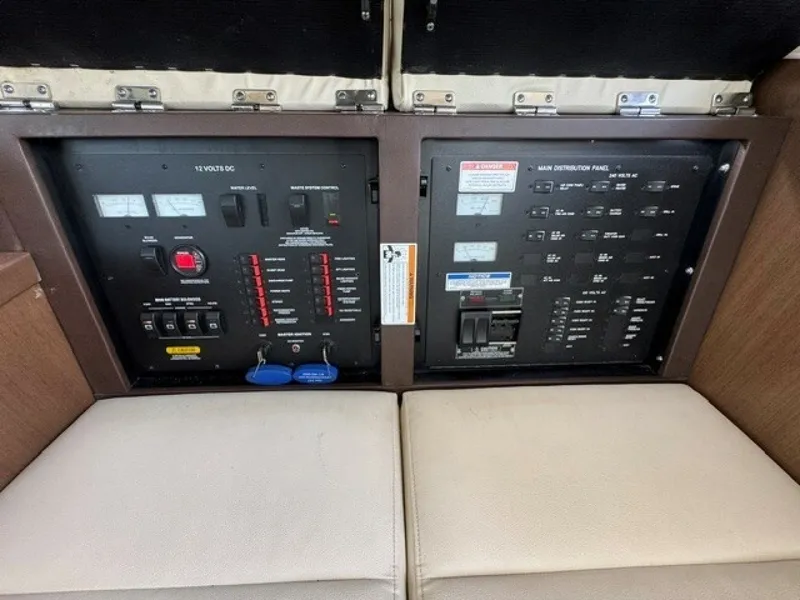 Slide: The Image of Sea Ray 400 Sundancer 2017 - 7220768