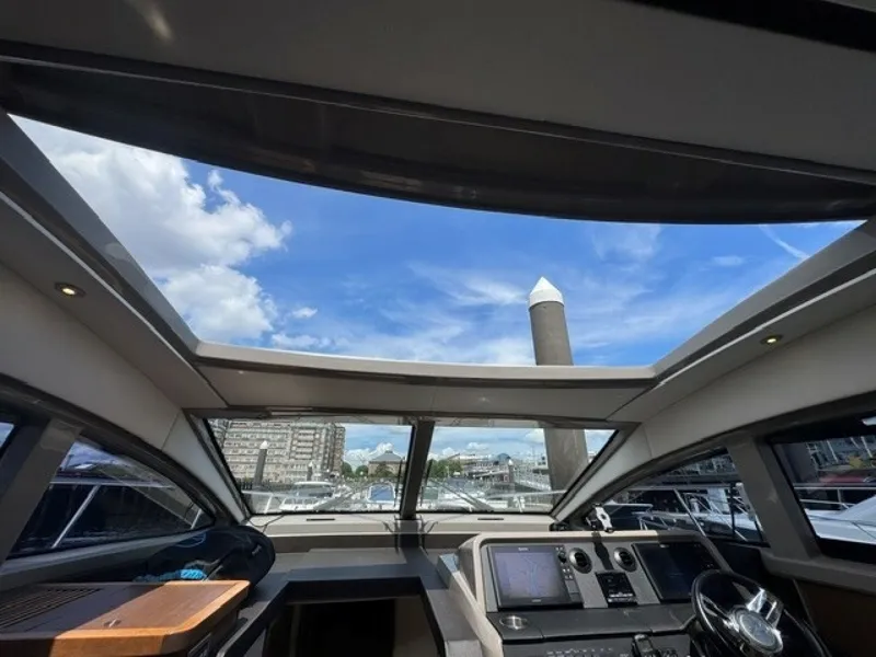 Slide: The Image of Sea Ray 400 Sundancer 2017 - 7220767
