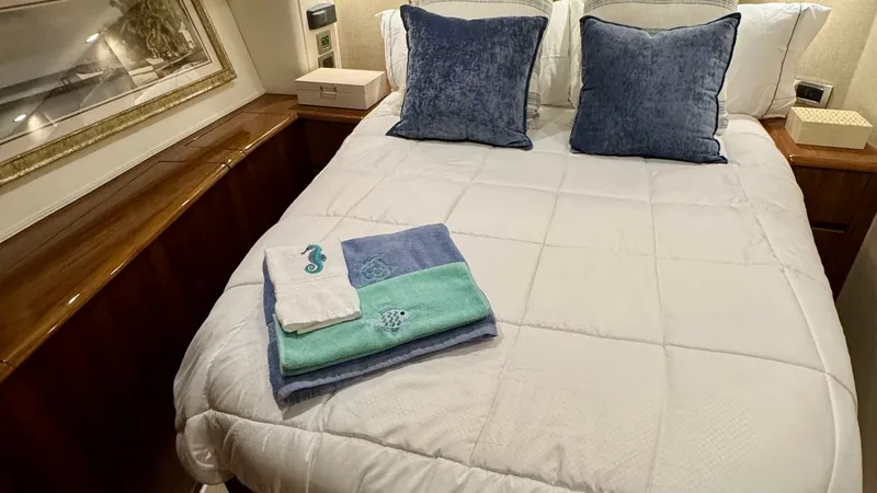 Slide: The Image of Master Stateroom Master Stateroom with island berth. - 8440614