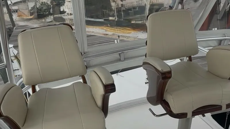 Slide: The Image of Helm Chairs - 8440643